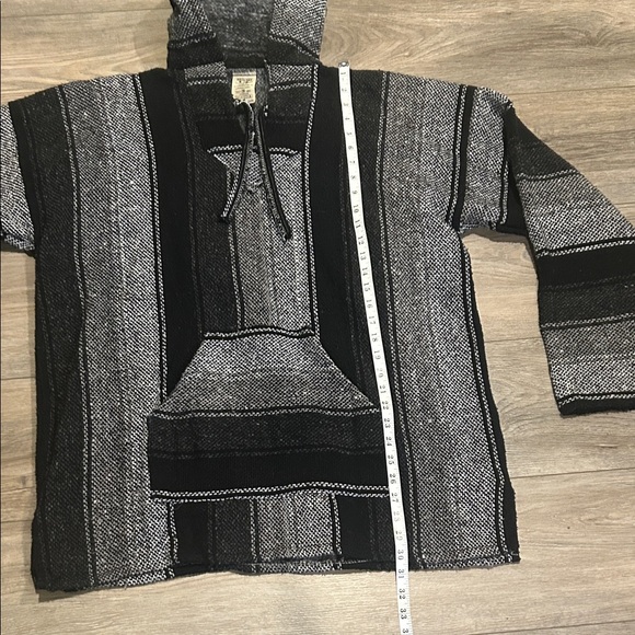 NWOT Artilana Black and Gray Knit Baja Hoodie Size XL - Picture 6 of 7